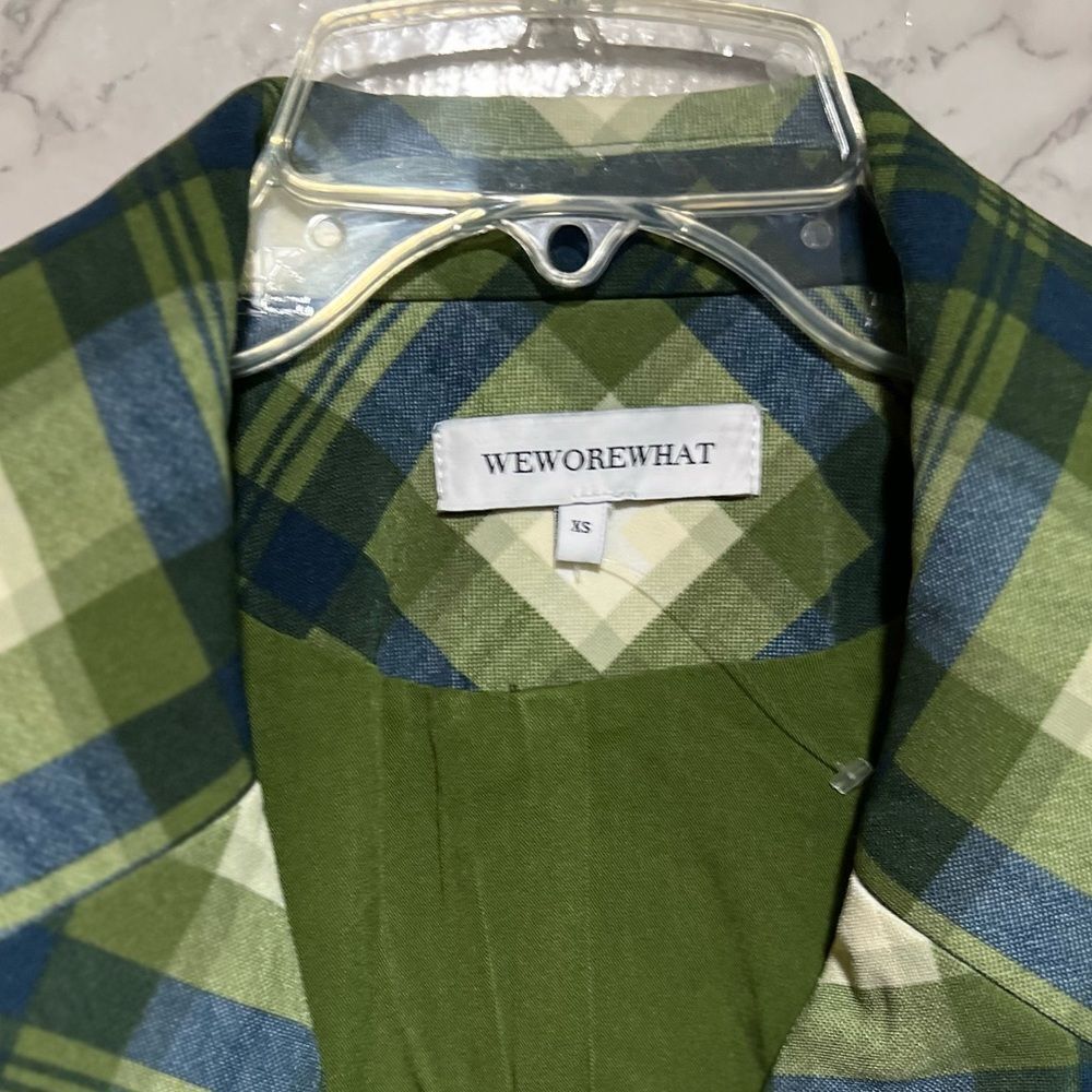 WEWOREWHAT Boxy Cropped Blazer - Picture 10 of 13